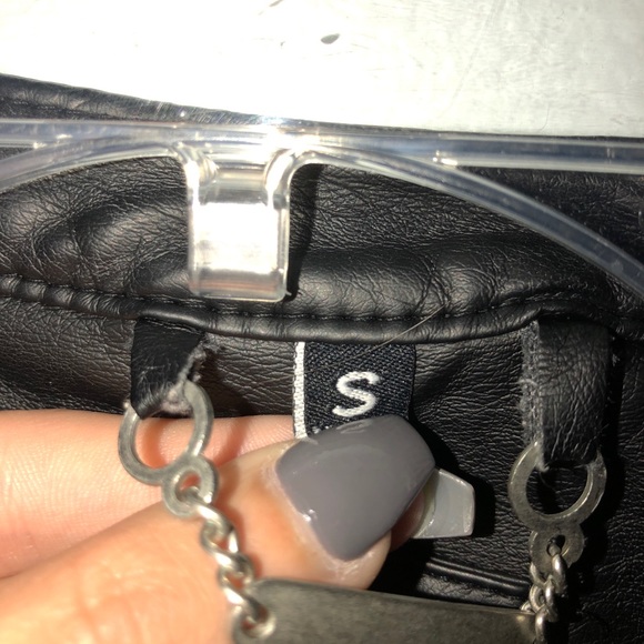 Leather jacket - Picture 4 of 8